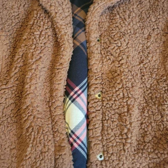 Maurices womens small brown faux fur shell coat / sweater & plaid teddy sherpa - Picture 3 of 6